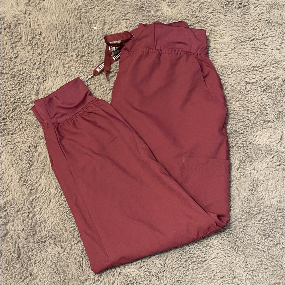 Woman’s scrub pant
